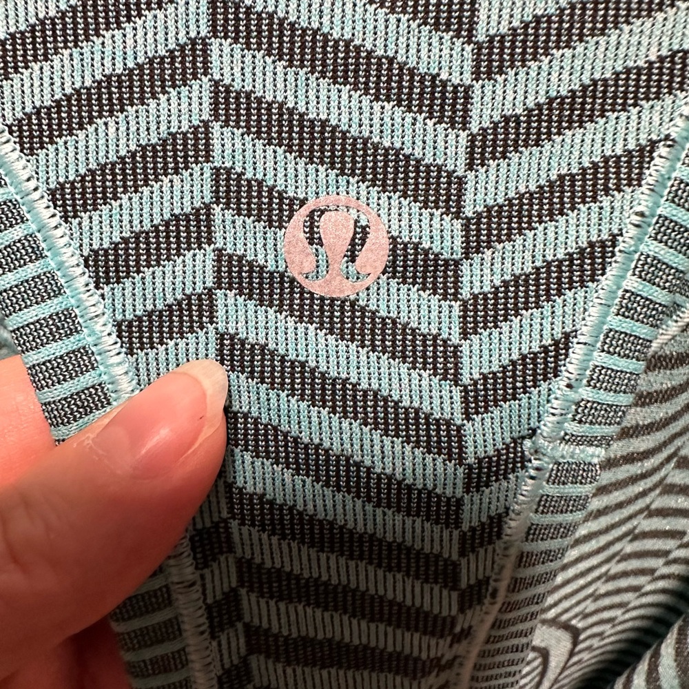 Lululemon Run: Swiftly Tech Racerback Size 6 - Picture 3 of 6